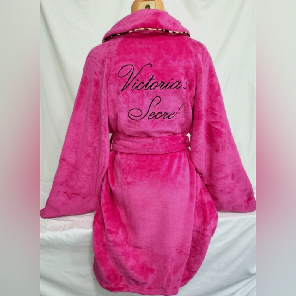 Victoria's Secret Fuchsia Plush Robe
